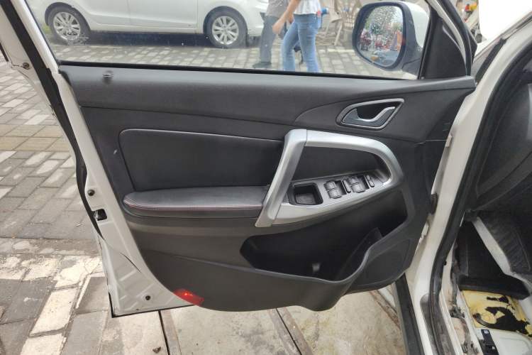 Used Chery Tiggo 5 2014 2.0L CVT Family Deluxe Edition