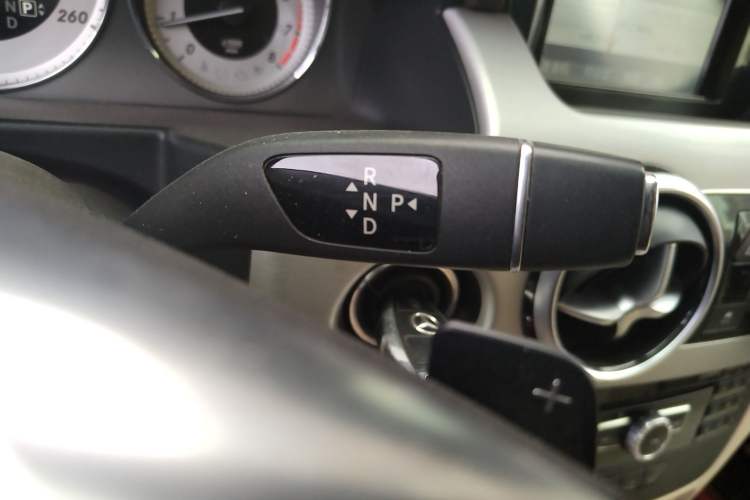 Used Mercedes-Benz GLK-Class 2015 GLK 260 4MATIC Dynamic Edition Ultimate Version Gear Lever