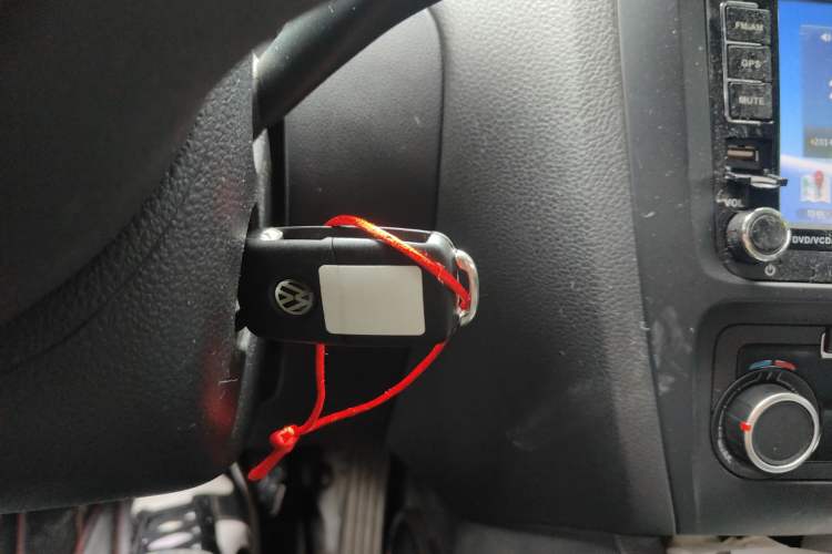 Used Volkswagen Sagitar 2012 1.6L Automatic Comfort Edition Vehicle Key