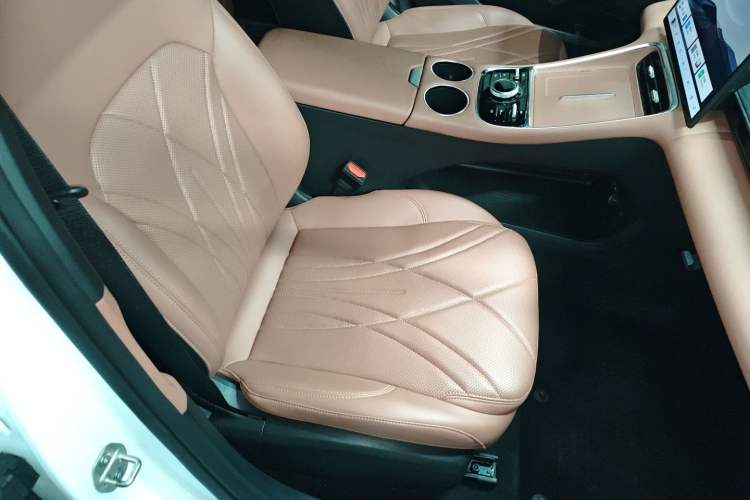 Used Geely Galaxy L6 2025 EM-i 140km Explorer+ Edition Right Front Seat