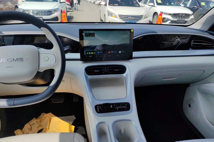 Used Geely Galaxy Geome 2026 Model 310km Youth Edition Audio And AC Panel