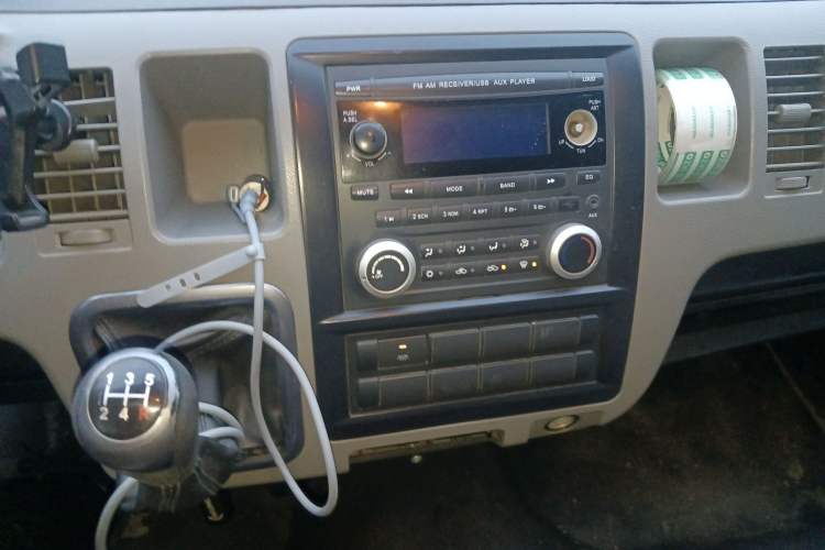 Used Foton Scenic G9 2017 2.4L Gasoline Commercial Version Long Wheelbase 6-Seater 4G69