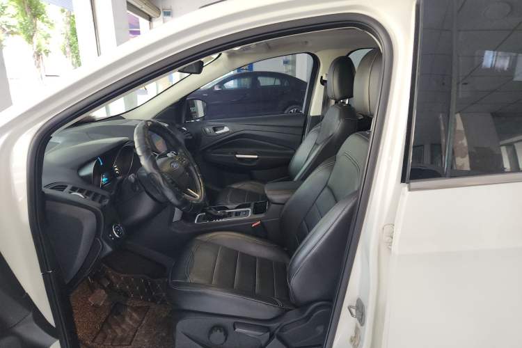 Used Ford Kuga 2018 EcoBoost 180 Two-Wheel-Drive Platinum Edition
