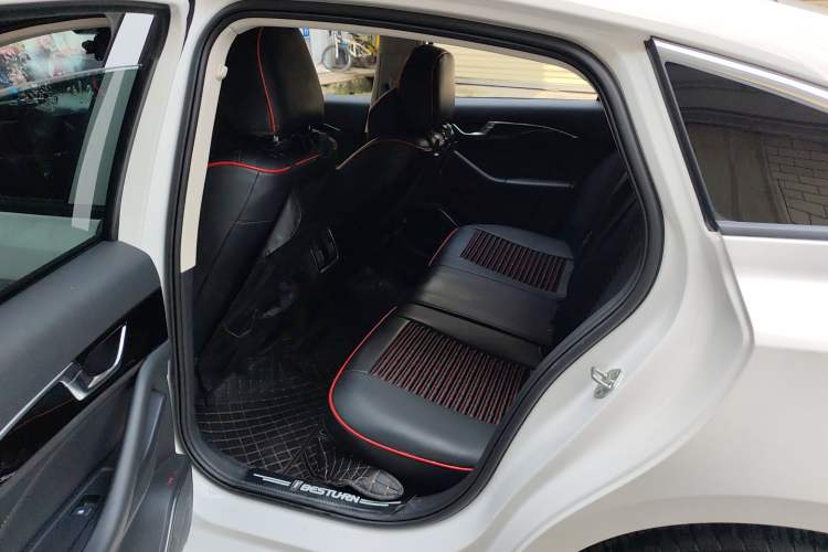 Used Bestune B70 2022 Third Generation 1.5T Automatic Enjoyment Version Left Rear Seat