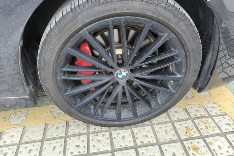 Used BMW 5 Series 2020 530Li Leading Model M Sport Package Right Front Wheel Hub