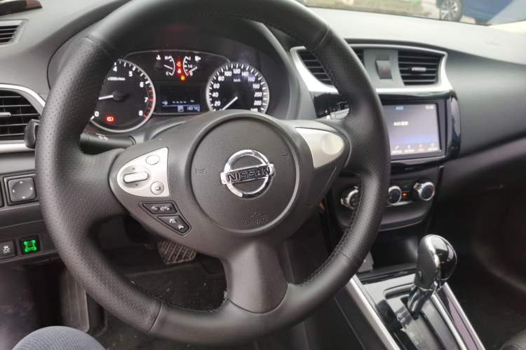 Used Nissan Sylphy 2016 1.6XV CVT Smart Enjoyment Version Center Console