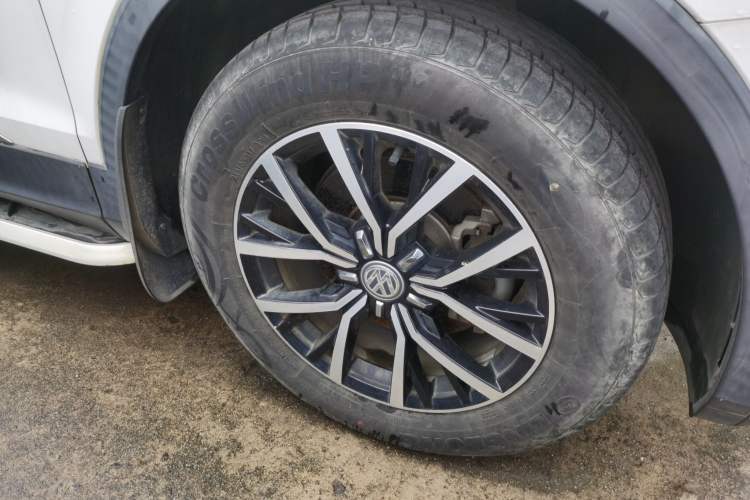 Used Volkswagen Tiguan L 2018 280TSI Automatic Two-Wheel Drive Comfort Edition Right Front Wheel Hub