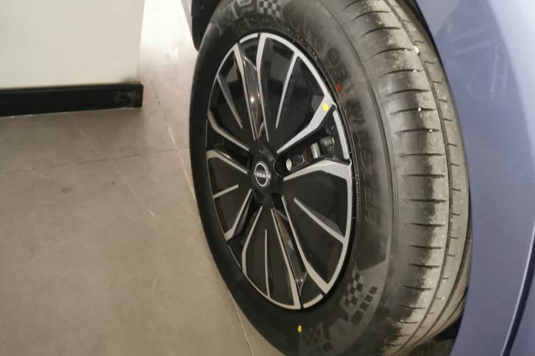 Used Nissan N6 2026 Model 180 Max Right Rear Wheel Hub