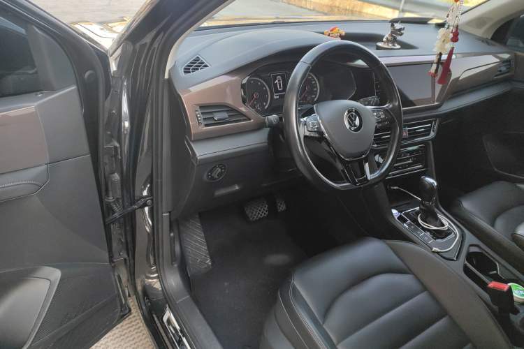 Used Volkswagen Tharu 2021 280TSI Two-Wheel-Drive Luxury Edition Driver Seat