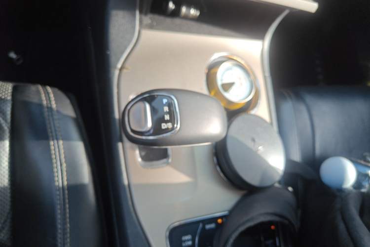 Used Jeep Grand Cherokee 2015 3.0L Elite Navigation Edition Gear Lever