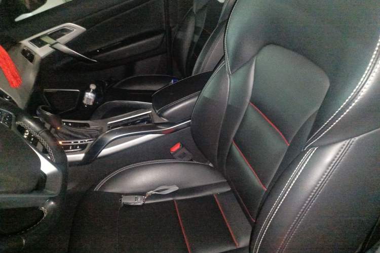 Used Geely Auto Emgrand X7 Sport 2018 1.8TD Automatic Two-Wheel Drive Zhiya Model
