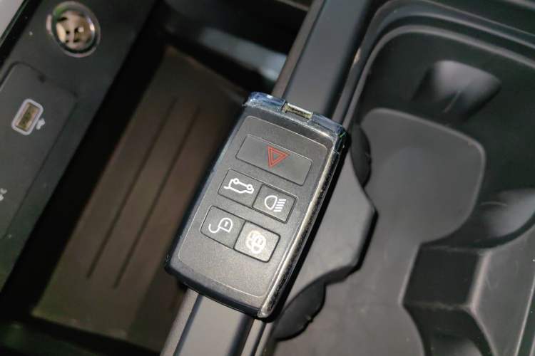 Used Land Rover Defender 2023 Facelift 90 3.0T P400 XS Interior 1