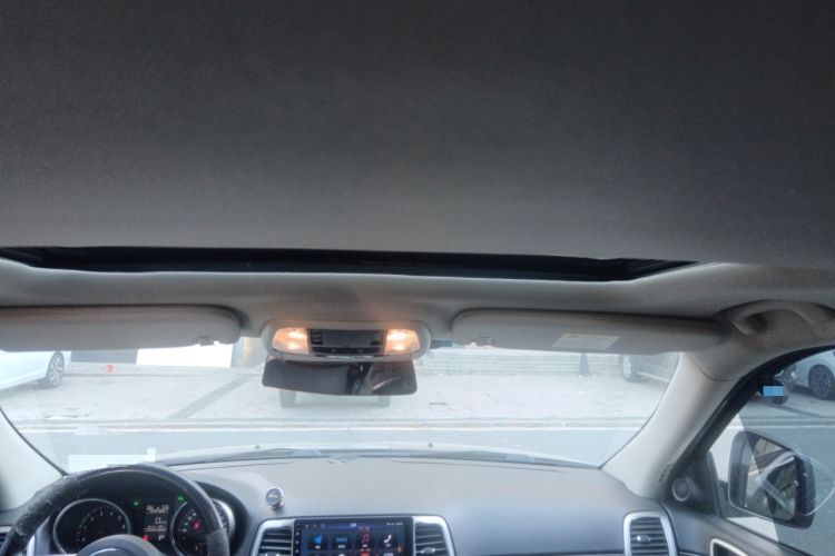 Used Jeep Grand Cherokee 2011 3.6L Comfort Edition
