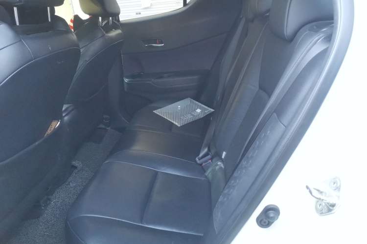 Used Toyota IZOA 2018 2.0L Yichi Version China VI Standard Left Rear Seat