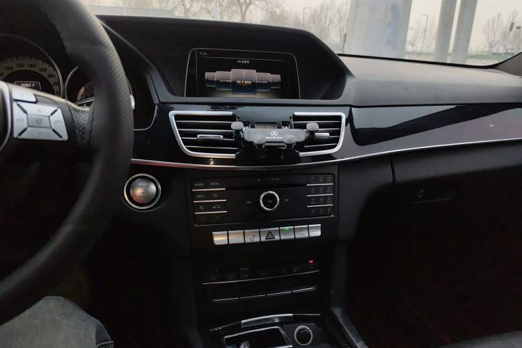 Used Mercedes-Benz E-Class 2015 Restyled E 260 L Sport Edition Audio And AC Panel