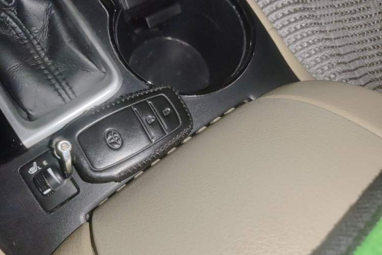 Used Toyota Highlander 2018 2.0T Two-Wheel Drive Luxury Edition 7 Seats China VI Standard