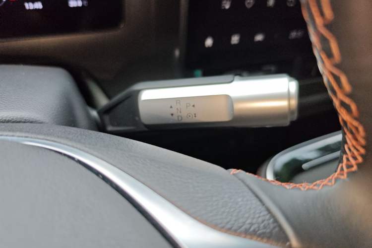 Used AION V 2023 Plus 70 Smart Tech Edition Lithium Iron Phosphate Gear Lever