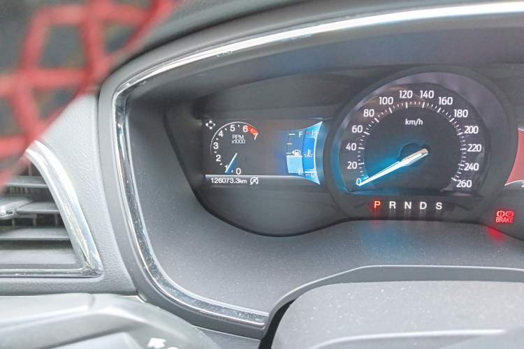 Used Ford Taurus 2017 EcoBoost 245 Fashion Edition Odometer Close Up