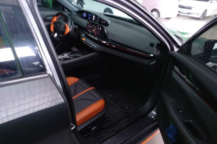 Used Changan UNI-V 2024 1.5T Prestige Sport Edition