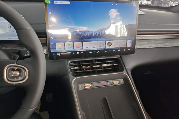 Used Wuling Xingguang S 2025 Model, 130km Leading Edition Audio And AC Panel