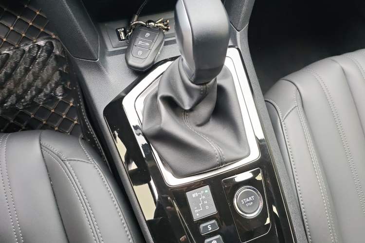 Used Peugeot 408 2022 1.6T Ambition Edition Gear Lever