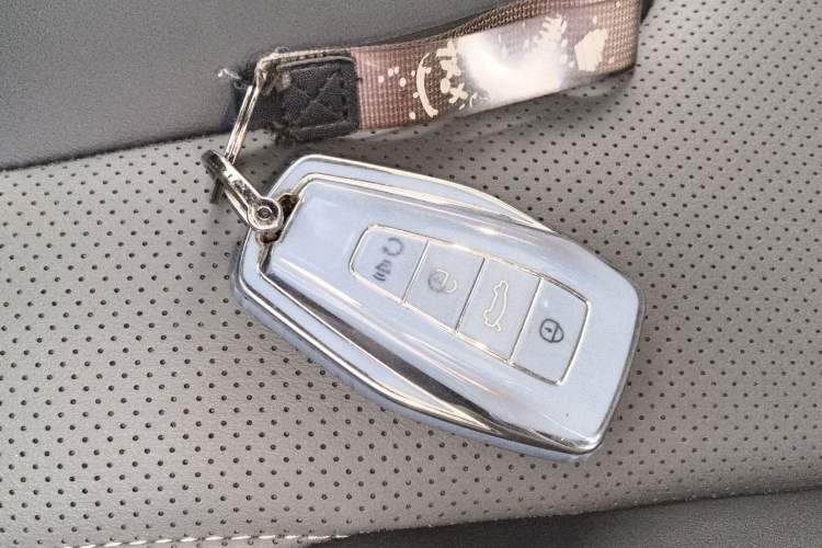 Used Geely Auto Emgrand X7 Sport 2023 Boyue COOL 1.5TD Smart Connectivity Model Vehicle Key