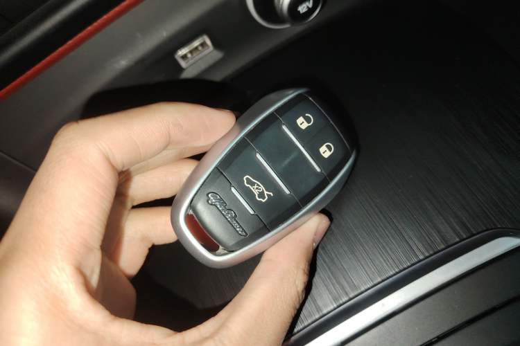 Used Alfa Romeo Stelvio 2017 2.0T 200HP Luxury Edition