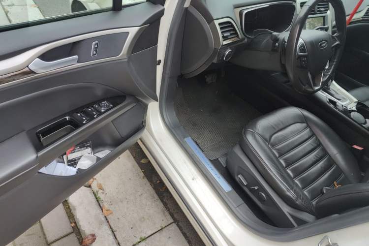 Used Ford Mondeo 2013 2.0L GTDi 200 Luxury Model