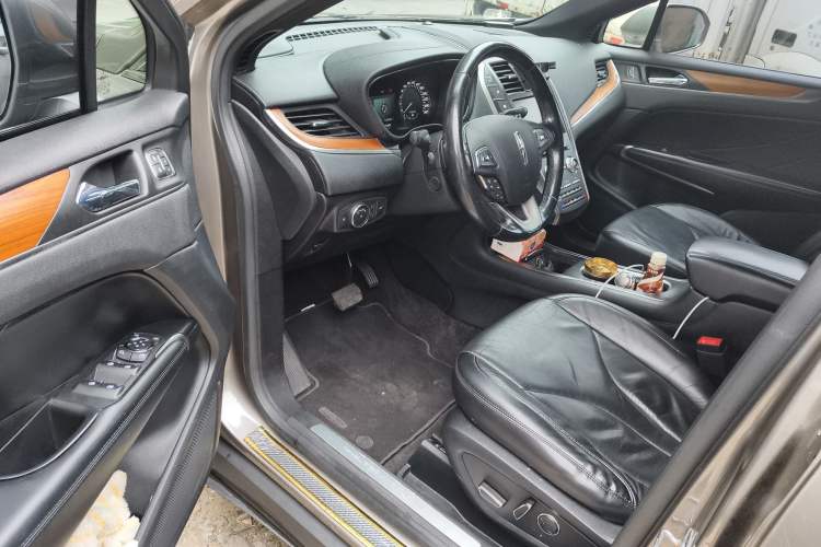 Used Lincoln MKC 2014 2.0T Two-Wheel-Drive Luxury Edition
