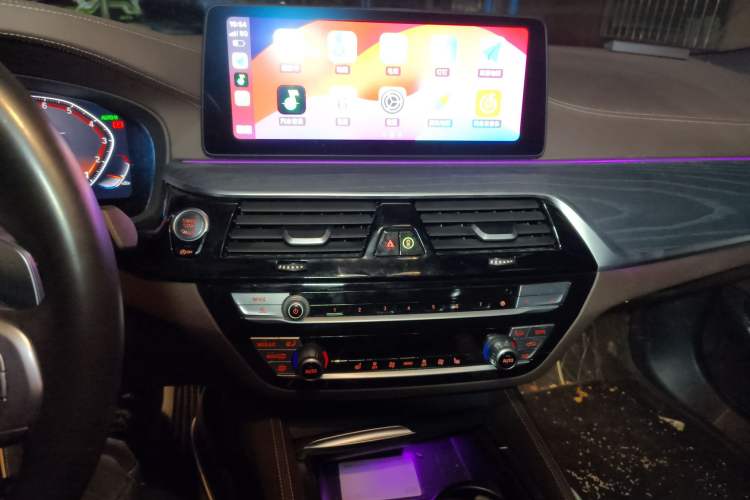 Used BMW 5 Series 2022 Second Facelift 530Li Leading Edition M Sport Package
