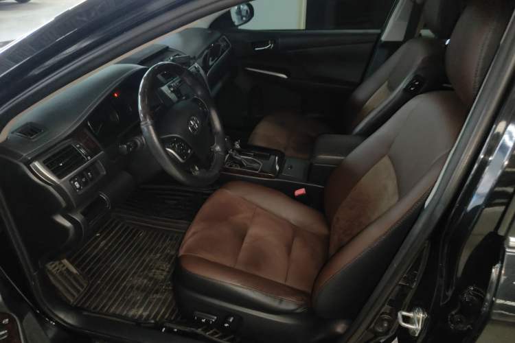 Used Toyota Camry 2016 2.5G 10th Anniversary Deluxe Navigation Edition Left Front Seat