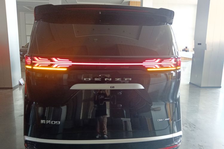 Used Denza D9 2024 DM-i 980 Four-Wheel Drive Prestige Model