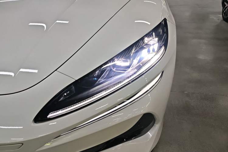 Used Denza Z9 2024 1100 km Four-Wheel Drive Max Version Left Front Headlight