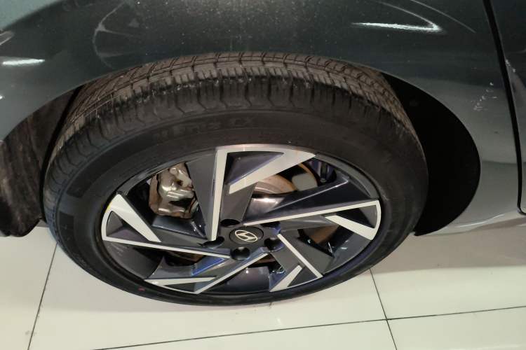 Used Hyundai Elantra 2023 1.5L CVT GLX Elite Edition Right Rear Wheel Hub