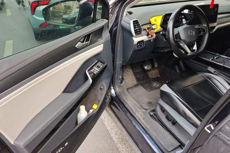 Used Volkswagen ID.6 CROZZ 2021 Long-Range PURE+ Edition Driver Seat