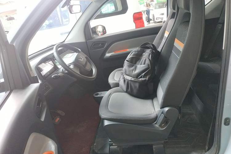 Used Wuling Hongguang MINIEV 2022 Easy Version Lithium Iron Phosphate Left Front Seat