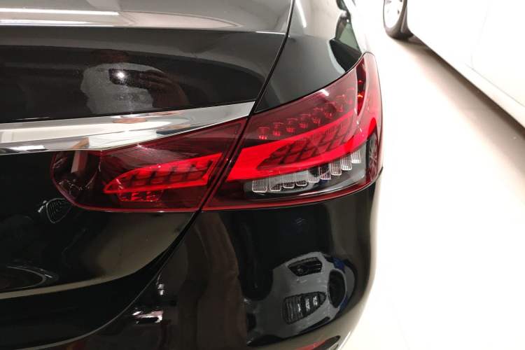 Used Mercedes-Benz E-Class 2021 E 300 L Sporty and Stylish Model