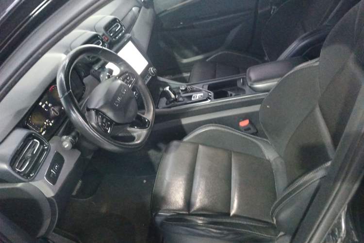 Used Lynk & Co 03 2022 2.0TD DCT JingPro Left Front Seat