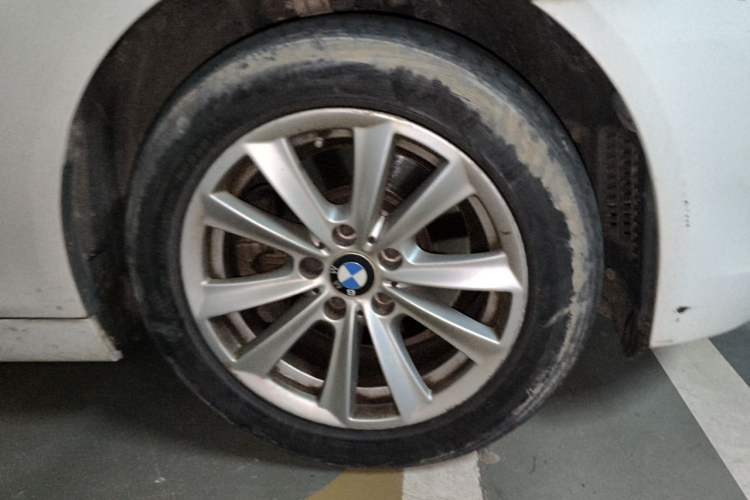 Used BMW 5 Series 2013 525Li Luxury Model

