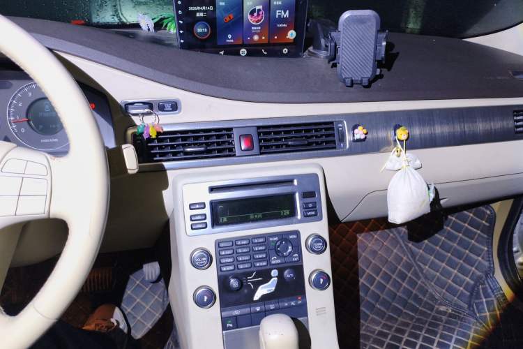 Used Volvo S80L 2009 2.5T Zhiya Edition Audio And AC Panel