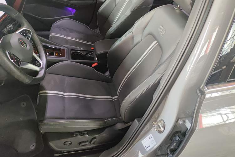 Used Volkswagen Golf 2024 280TSI DSG R-Line 50th Anniversary Edition
