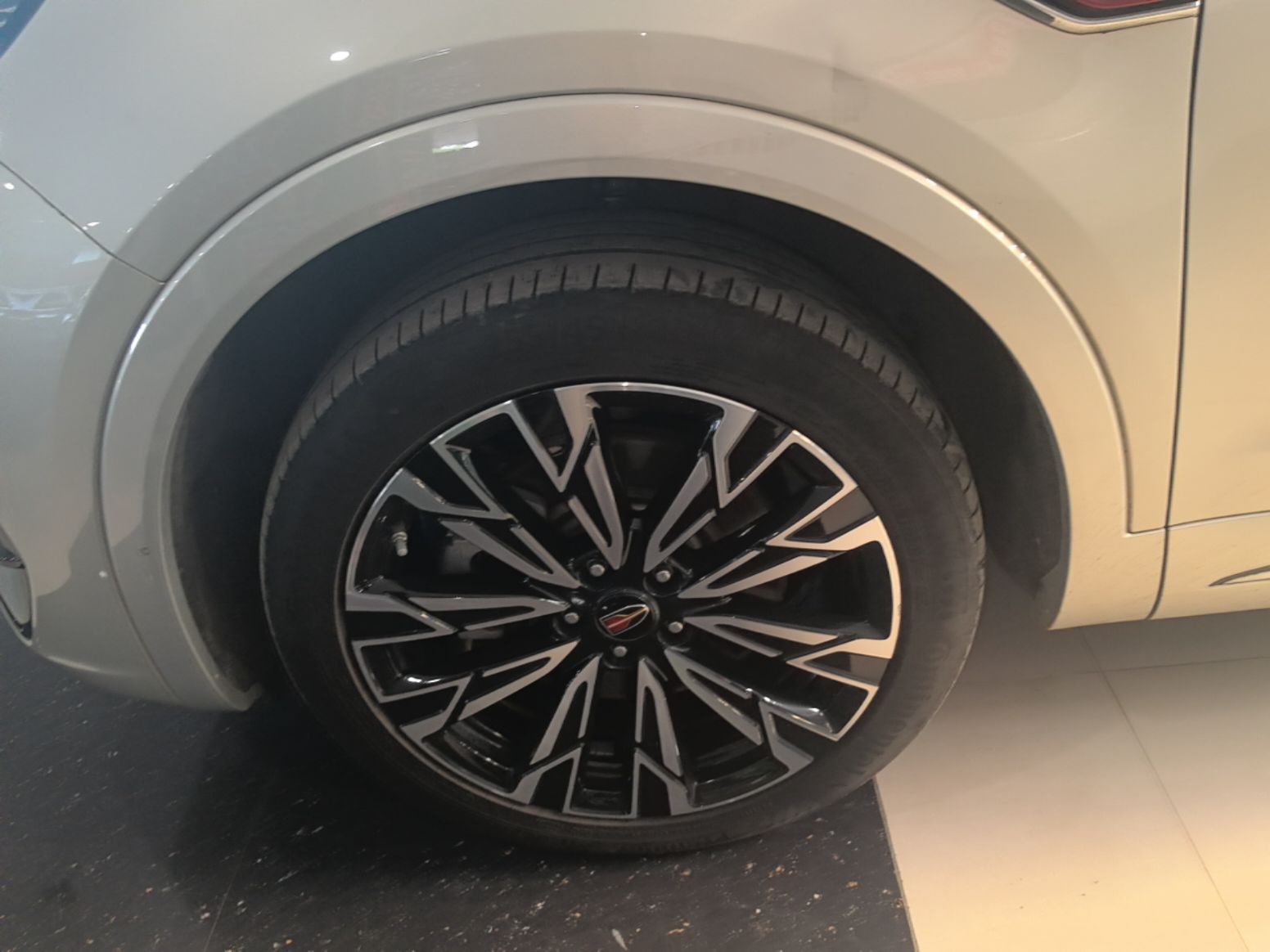 Hongqi HS5 2023 2.0T Four-Wheel Drive Flagship Pro Edition - Chinese Trim Xiang — снимка 10