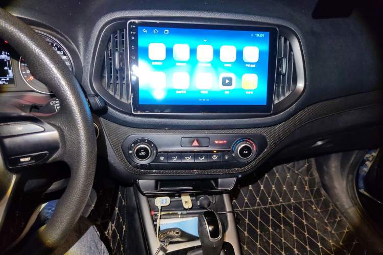 Used Kia KX3 2015 1.6L Automatic Two-Wheel Drive DLX Audio And AC Panel