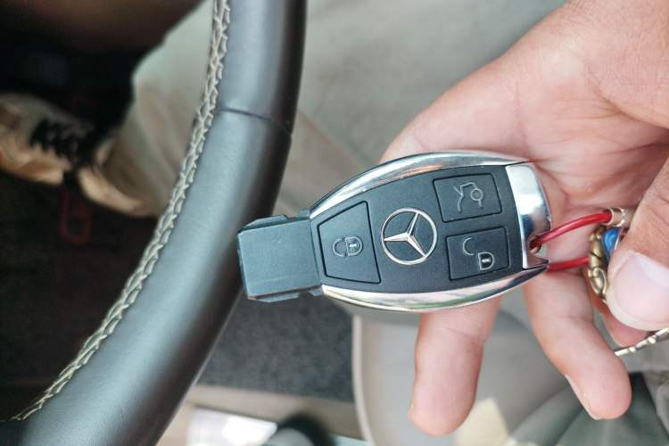 Used Mercedes-Benz R-Class 2017 R 320 4MATIC Business Edition Prestige Model
