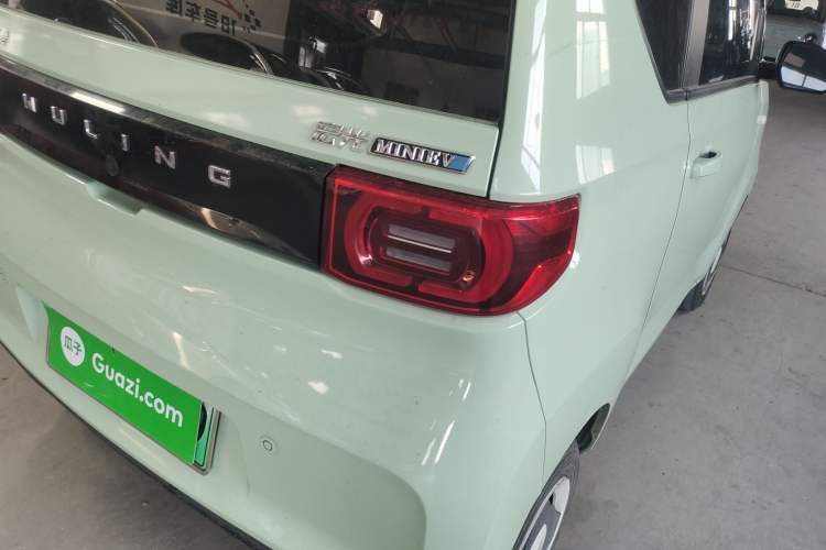 Used Wuling Hongguang MINIEV 2022 Macaron Premium Model – Lithium Iron Phosphate Right Rear Taillight
