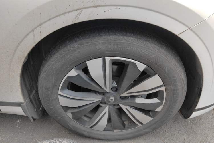 Used CHANGAN NEVO A07 2023 Range-Extended 200 Pro Right Front Wheel Hub