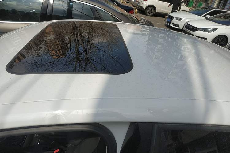 Used Volkswagen Sagitar 2018 1.6L Automatic Comfort Model Roof