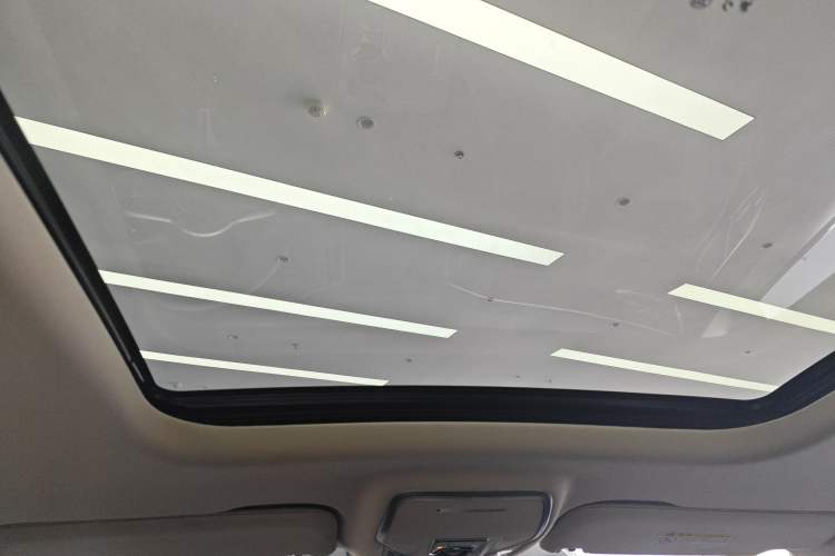 Used Hongqi HS7 PHEV 2024 2.0T PHEV Four-Wheel Drive Flagship Edition 6 Seats Headliner