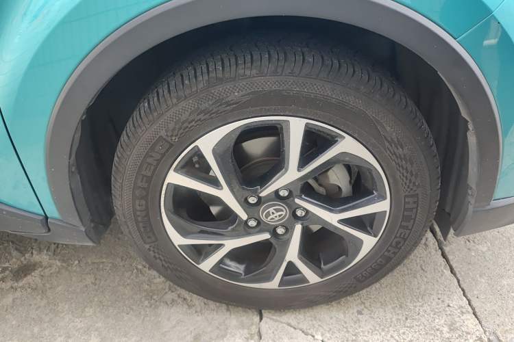 Used Toyota C-HR 2018 2.0L Leading Edition China V-standard Right Front Wheel Hub