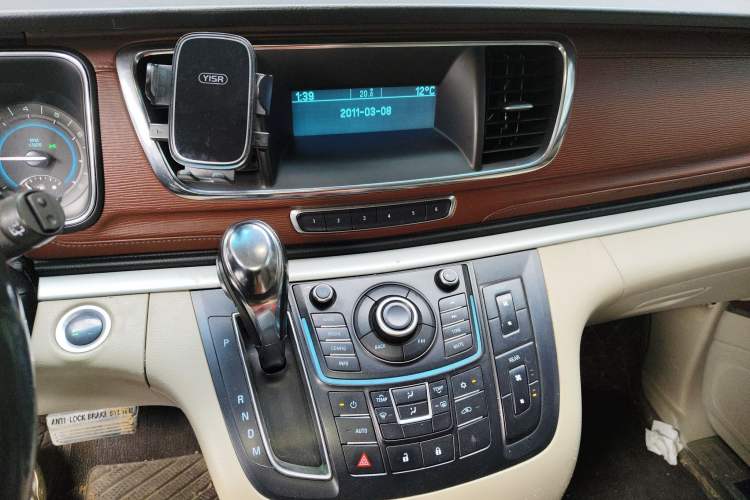 Used Buick GL8 2015 2.4L Luxury Business Premium Edition